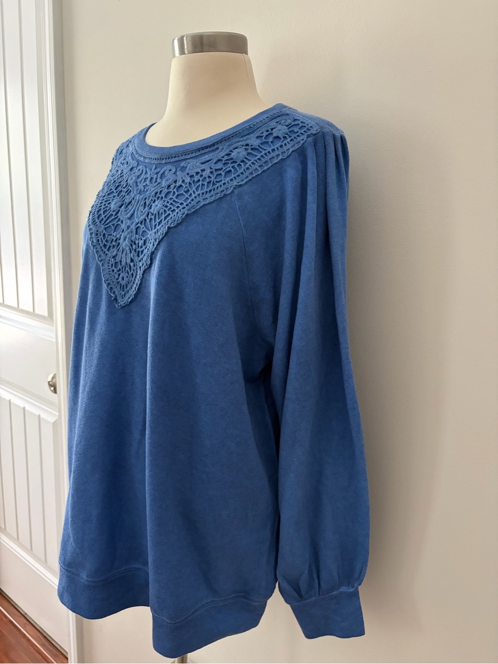 Democracy Relaxed Blue Pullover Sweatshirt Crochet Yoke 1X Boho Chic Cottagecore - Picture 5 of 10